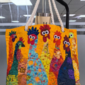 Borsa da Mare Artigianale – Colorful Roosters (Standard)