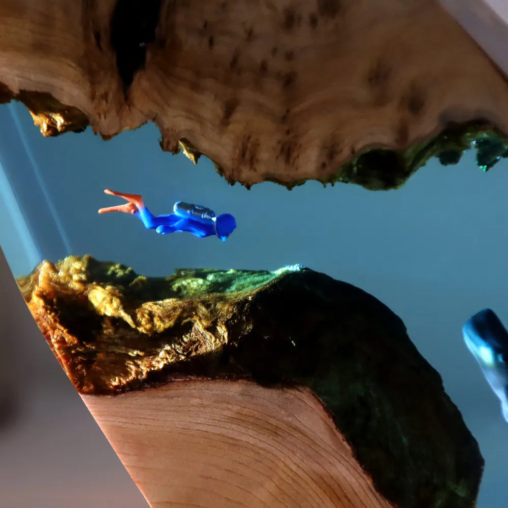 Arte in Resina — Balena e Sub nella Grotta