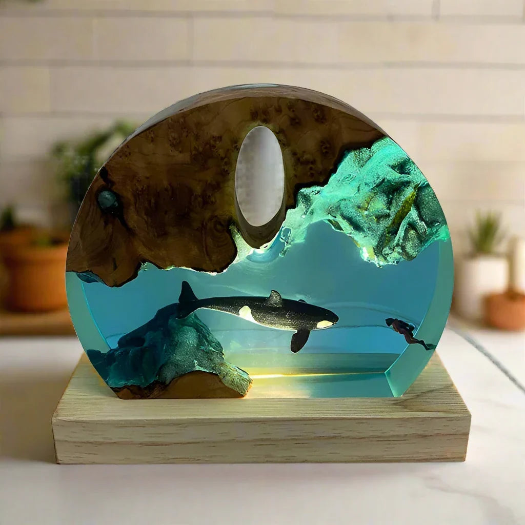 Lampada Rotonda in Resina — Orca e Sub
