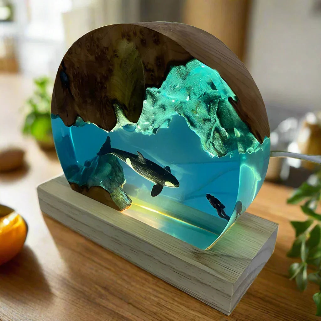 Lampada Rotonda in Resina — Orca e Sub