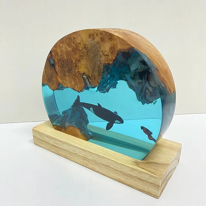 Lampada Rotonda in Resina — Orca e Sub