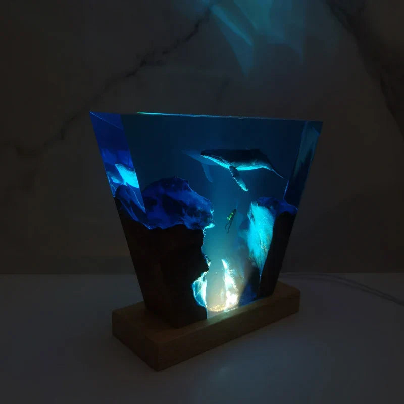 Lampada in Resina — Fossa Oceanica e Balena