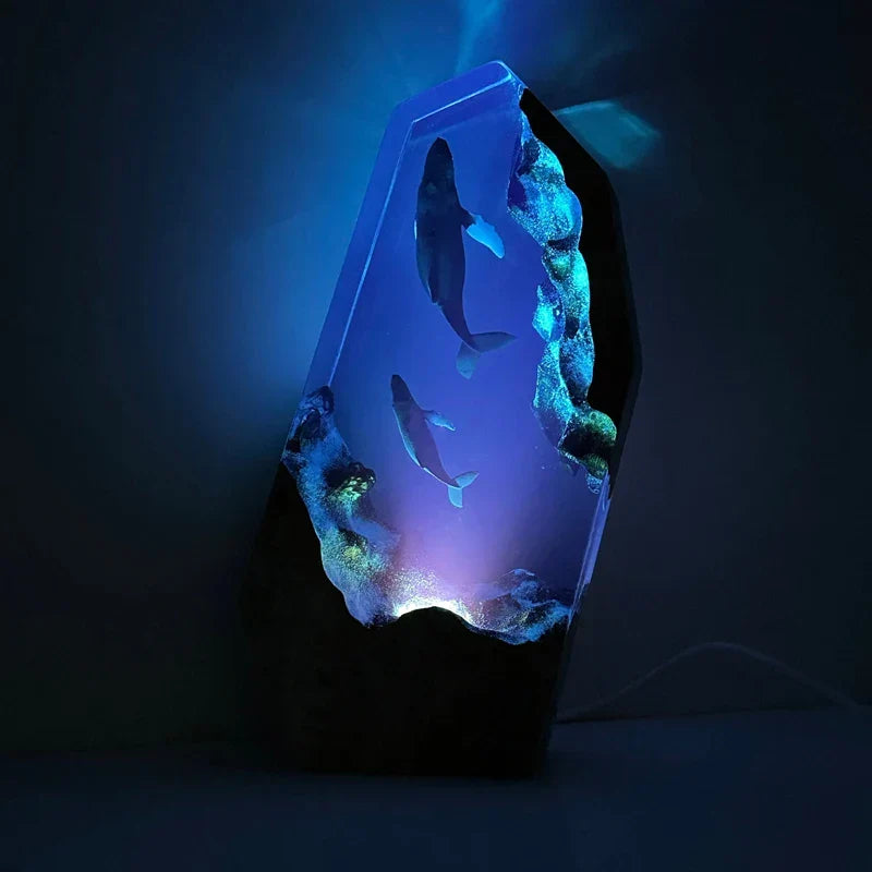 Lampada in Resina — Balene viste dal Basso