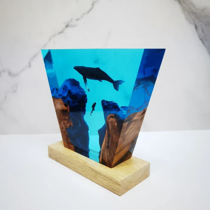 Lampada in Resina — Fossa Oceanica e Balena