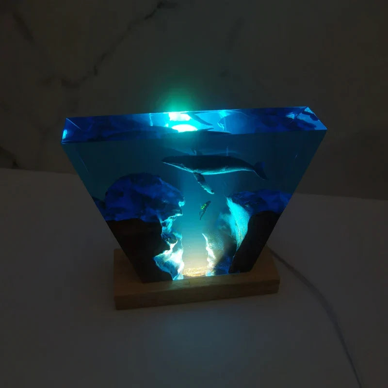 Lampada in Resina — Fossa Oceanica e Balena
